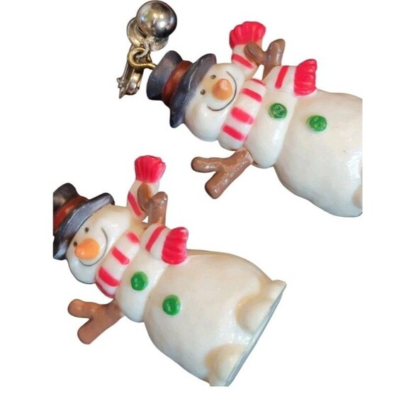 Vintage Adorable Smiling Snowman With Top Hat Dangle Clip On Earrings Plastic - Picture 4 of 5